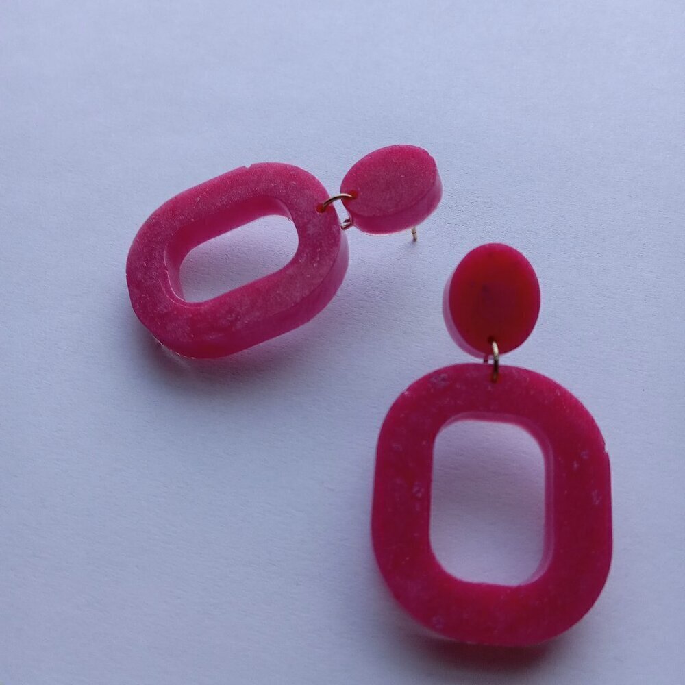 Pink oval ans stud resin earrings